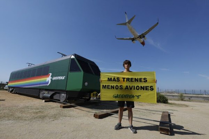 STOP a las ampliaciones de los aeropuertos de Madrid y Barcelona