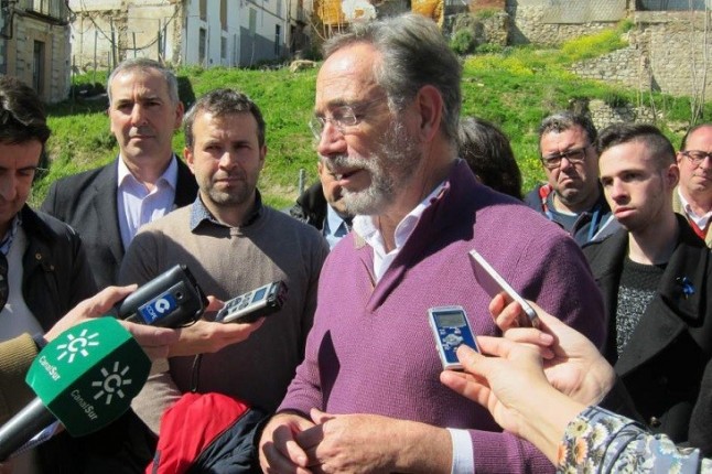 Villatorres dispondrá de un centro para el depósito de escombros generados en obras menores