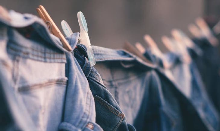 Microfibras de ropa vaquera en el Ártico