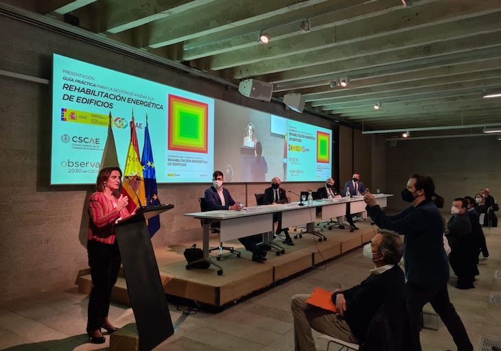 IDAE y el CSCAE presentan una guía para la gestión de ayudas a la rehabilitación energética de edificios