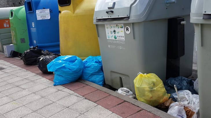 La ordenanza de limpieza de Zaragoza endurecerá las sanciones por dejar la basura fuera de los contenedores