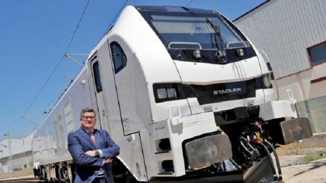 Stadler prevé aumentar la plantilla en su fábrica de Valencia gracias a su locomotora híbrida