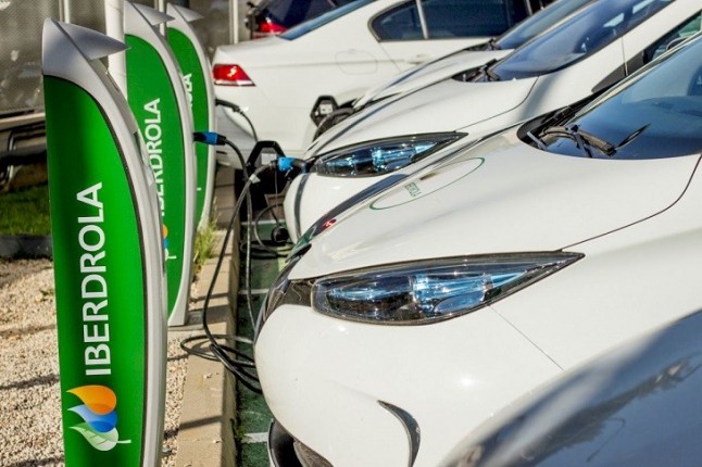 Iberdrola amplía su despliegue de la recarga rápida en estaciones de servicio con Ballenoil