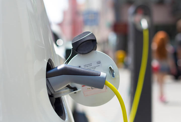 La ‘estratosférica alianza’ para fomentar una red de puntos de recarga en España