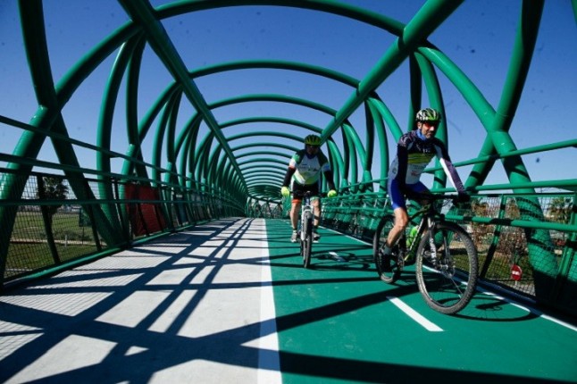 Formalizada por 752.500 euros y un plazo de seis meses la adjudicación de la pasarela ciclista de Ciudad Expo