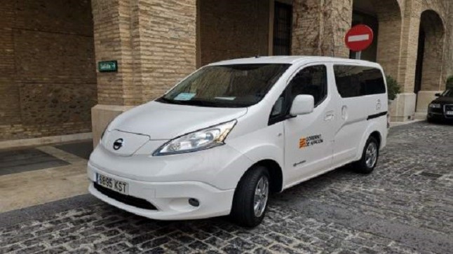 Hacienda del Gobierno de Aragón adquiere el primer coche eléctrico para el parque móvil autonómico
