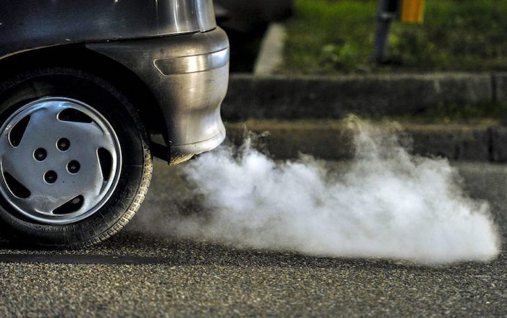 Daimler y Jaguar Land Rover en el ‘pelotón de los torpes’ por no cumplir la norma de Europa sobre emisiones