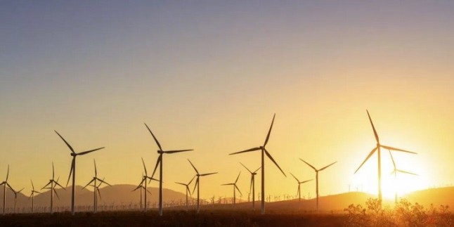 Podemos apuesta por un 100% de energías renovables en 2040