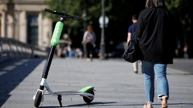 Los patinetes eléctricos echan a rodar en Madrid y ya se pueden buscar en la app de movilidad urbana del Ayuntamiento