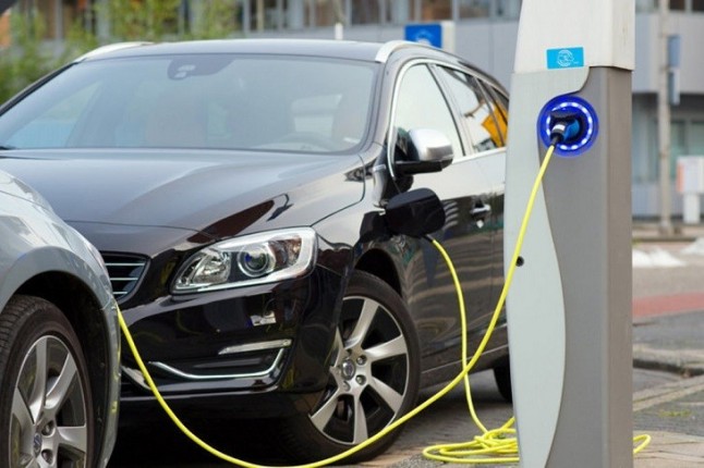 La Diputación de Badajoz se integra en el Comité de Coordinación de la Estrategia del Vehículo Eléctrico de Extremadura