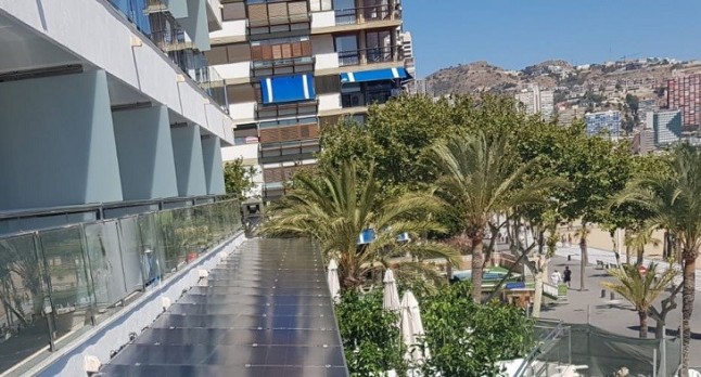 El Hotel Cimbel de Benidorm instala pérgolas fotovoltaicas