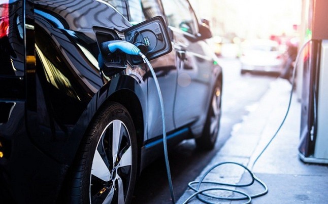 Objetivo: Multiplicar por 20 los puntos de carga para coches eléctricos