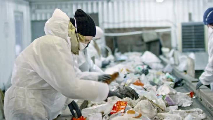 La Justicia investiga la ‘errática’ gestión de residuos COVID-19 en la provincia de Barcelona