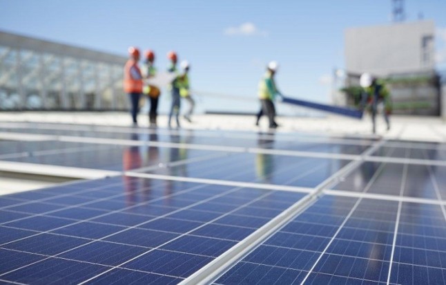 Instalan 72 paneles de energía solar fotovoltaica en el edificio principal del Puerto de La Luz y de Las Palmas