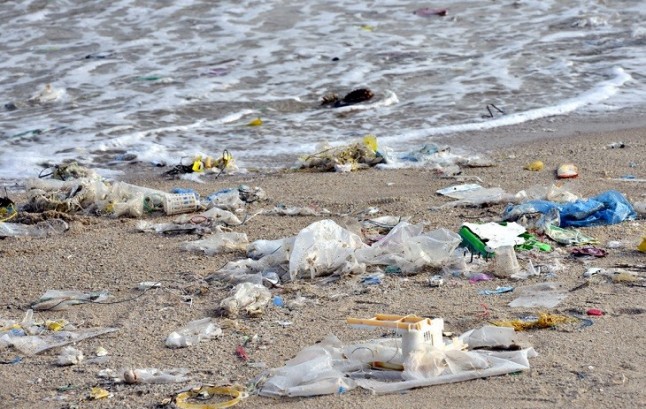 Las remotas islas del Atlántico Sur acorraladas por el plástico