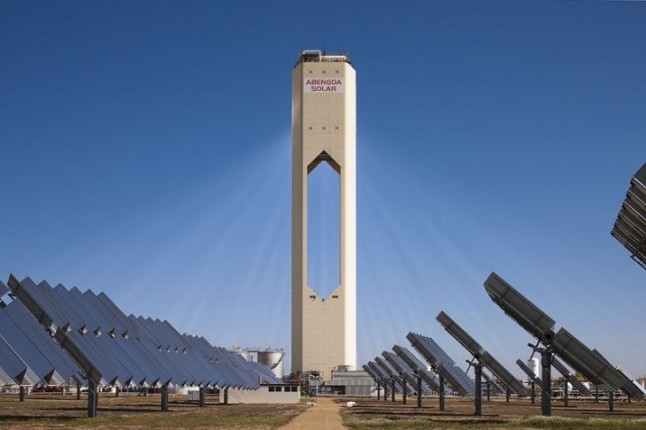 Empresas de renovables esperan que la Ley de Cambio Climático aporte seguridad y ayude a instalar más energía limpia