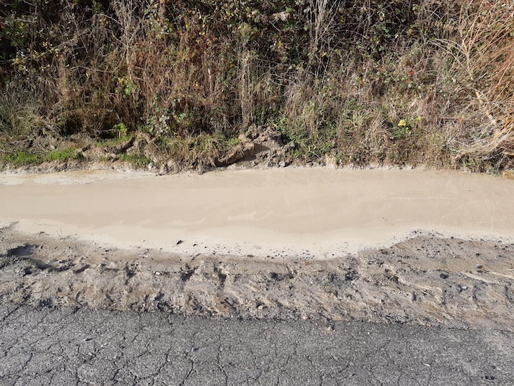 Asturias. Explotan una mina a cielo abierto de caolin en Salas sin autorización