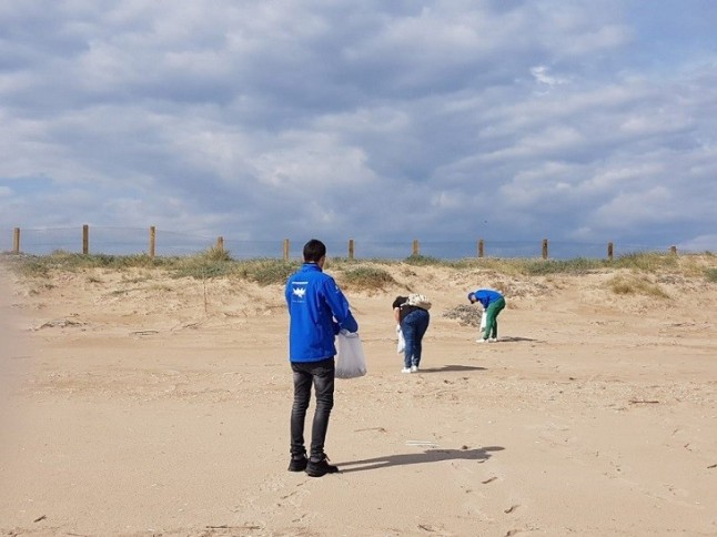La Fundación Oceanogràfic participa en el estudio científico de la basura marina en El Saler