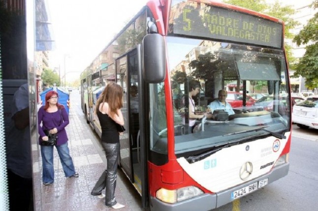 Logroño incorpora cuatro autobuses híbridos para ofrecer un servicio más ecológico y resoponsable a sus habitantes