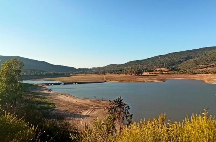 Verdemar alerta de la escasez de agua en el Campo de Gibraltar y propone el uso de aguas residuales en industrias