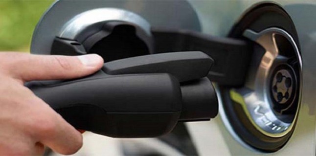 Las ventas de coches eléctricos superan las 700 unidades en agosto