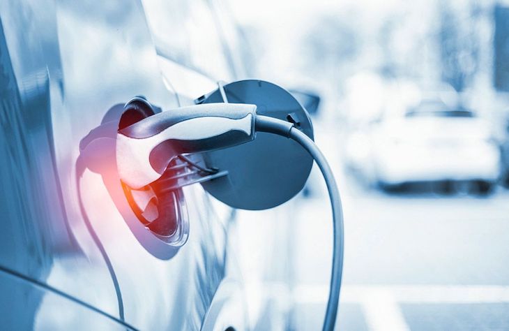 Alianza para la ‘movilidad eléctrica’ entre Endesa y Saba para facilitar la recarga del coche eléctrico si no tiene parking privado