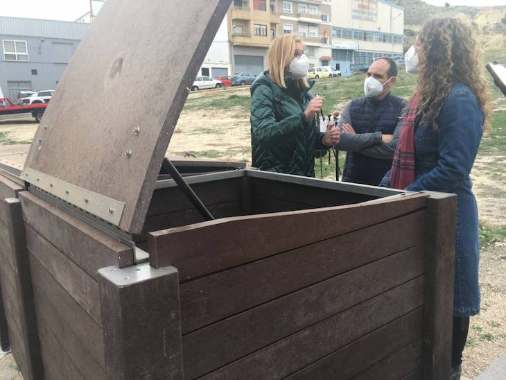 Zaragoza utilizará el compost generado en las zonas verdes para mejorar el estado de parques y jardines