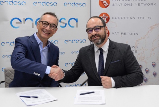 Endesa pondrá puntos de recarga rápidos y ultrarrápidos en las estaciones de servicio de Andamur