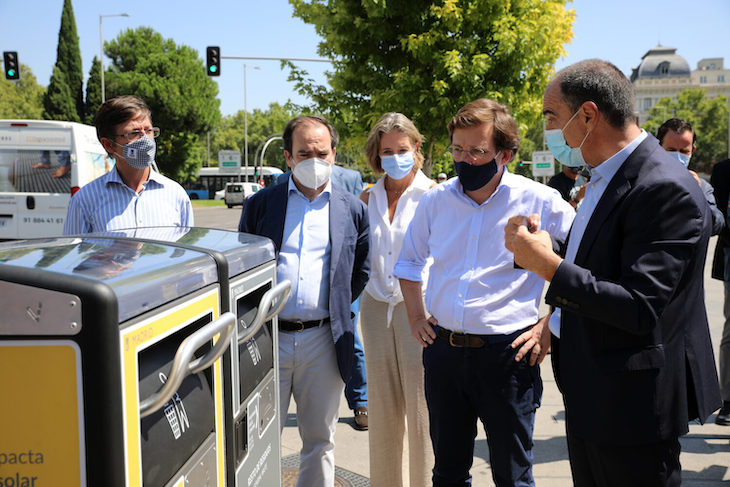 Madrid implementa 1.300 papeleras inteligentes por los 21 distritos