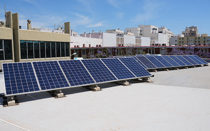 Comunidades de vecinos de Cádiz capital comienzan a producir electricidad renovable compartida