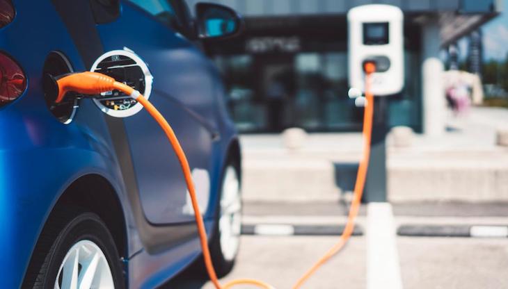 Bentley ‘apuesta’ por los coches híbridos enchufables o eléctricos