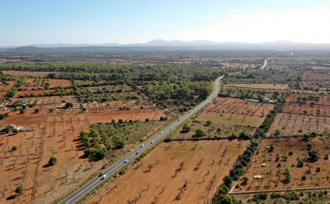 La Plataforma Antiautopistas advierte del "presunto uso de escorias tóxicas" en la autopista Llucmajor - Campos