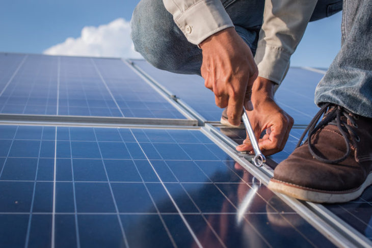 Ence implementa plantas fotovoltaicas para su autoconsumo en sus centros de operaciones