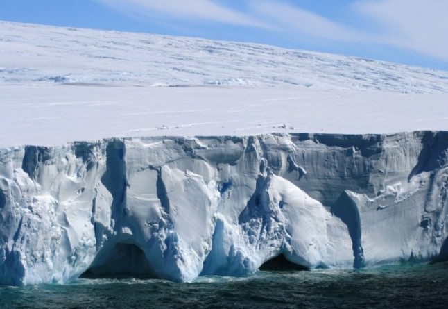 El hielo marino que rodea la Antártida bate mínimos de mayo