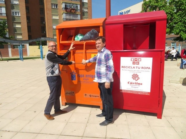 Zaragoza implementa 200 nuevos contenedores de reciclaje textil en los barrios