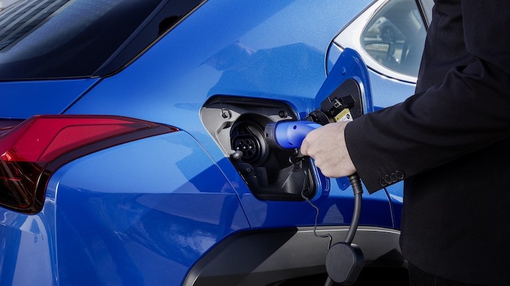 Adif instalará 400 estaciones de recarga para coches eléctricos