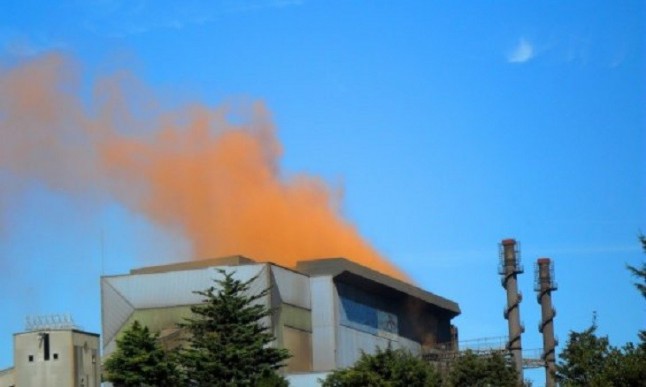 Arcelor sigue contaminando con sus nubes naranjas a Carreño