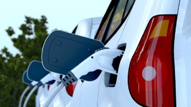 Guía práctica para solicitar ayudas y adquirir un coche eléctrico