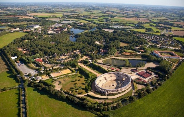 Experto botánico ve perfectamente compatible Puy du Fou con la finca Zurraquín