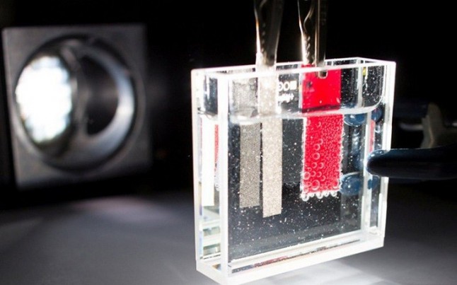 Hidrógeno barato por división del agua con un nuevo catalizador