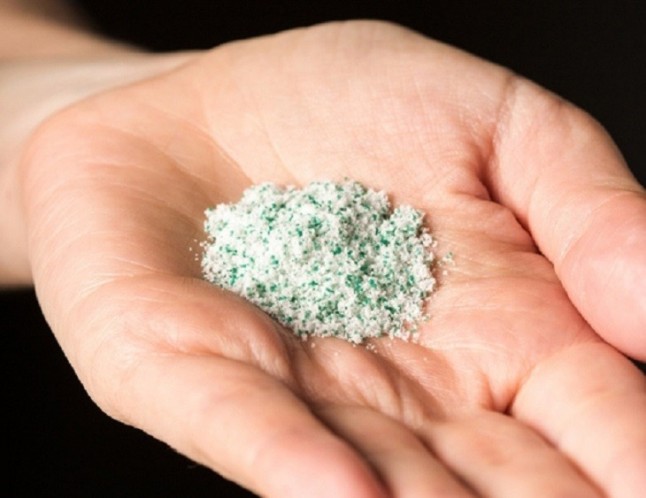 La industria cosmética europea reduce el uso de micropartículas plásticas un 97