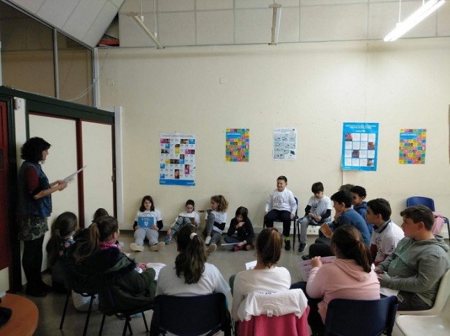 Menores de Alcalá (Sevilla) sensibilizan sobre los objetivos de desarrollo sostenible de la ONU con una gymkana