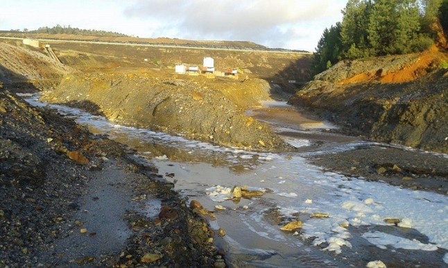 Evacuación de aguas posiblemente contaminadas desde el vertedero tóxico de Nerva hacia el  litoral onubense