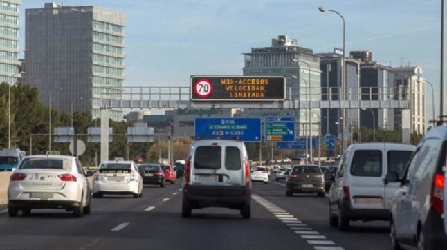 Los vehículos sin distintivo ambiental de la DGT no podrán circular por M-30 y centro de Madrid