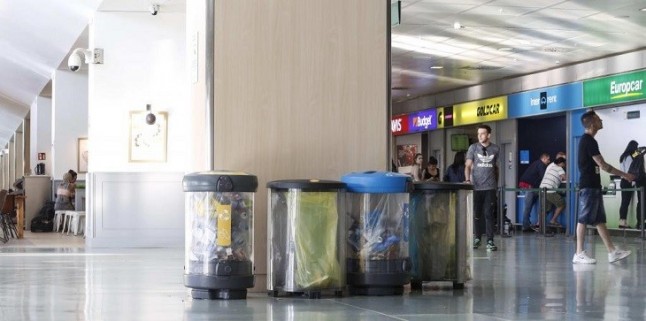 El Aeropuerto de Ibiza instala nuevas papeleras para la separación de residuos