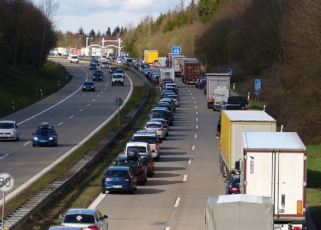 Las mayores emisiones provienen de las carreteras del corredor del Mediterráneo