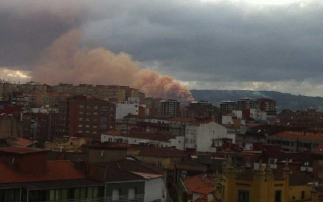 Otra noche horrible de contaminación en Gijón y amanece en alarma por la muy mala calidad del aire