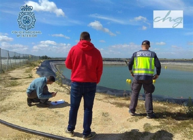 Detenidos en Sevilla dos inspectores de la CHG acusados de cobrar por consentir irregularidades en riegos