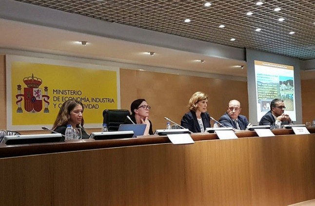 Andalucía aborda la oportunidad de la bioeconomía y las biorrefinerías