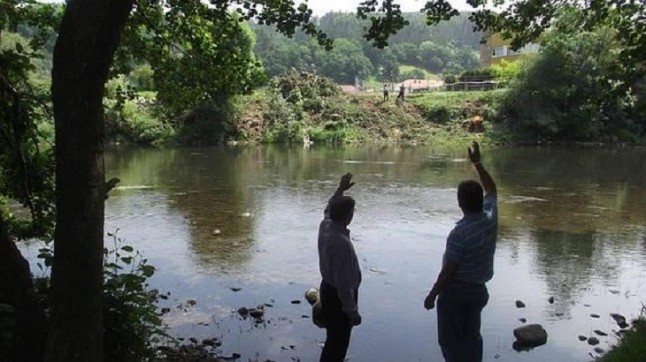 Recuperada para uso ciudadano un área degradada junto al río Pas en Piélagos